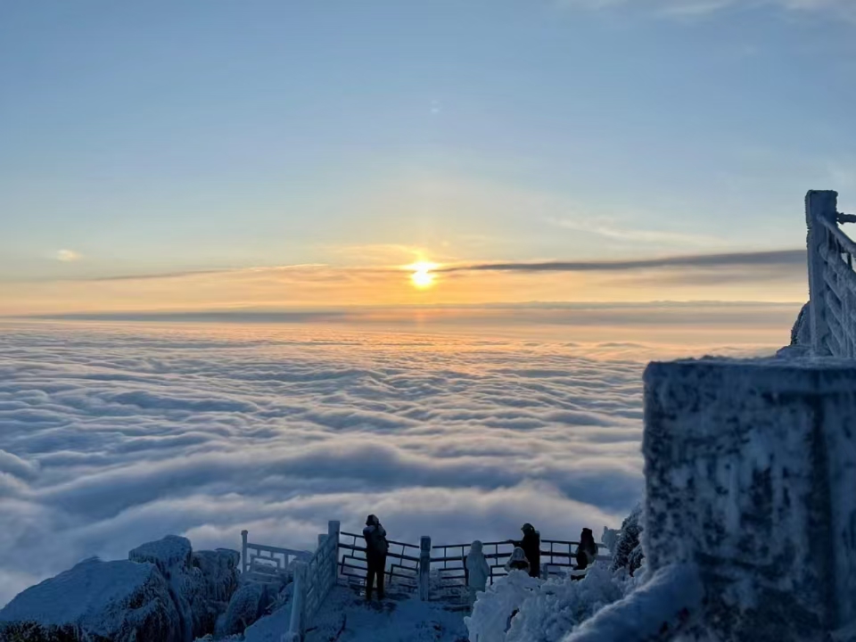 冰雪经济热潮下，智能一体化污水处理设备守护文旅市场绿水青山